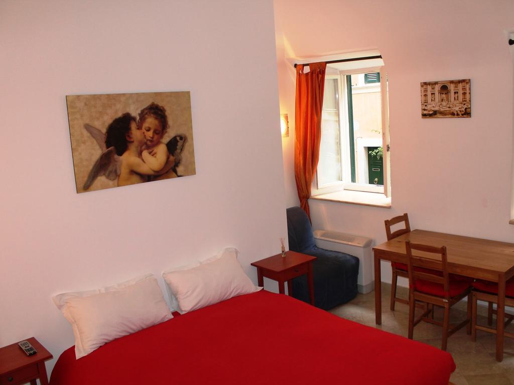Hella Ibernesi 23 Fori Imperiali Inn, New Gestion! Róma Szoba fotó